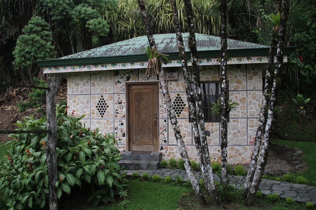Gingerbread Restaurant & Hotel Nuevo Arenal Pokoj fotografie