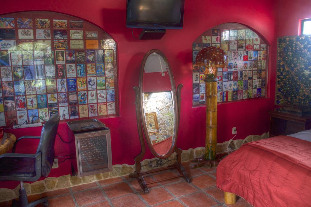 Gingerbread Restaurant & Hotel Nuevo Arenal Pokoj fotografie