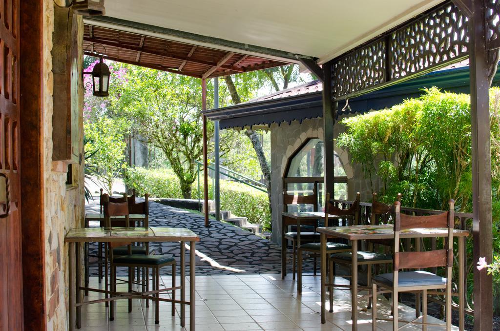 Gingerbread Restaurant & Hotel Nuevo Arenal Exteriér fotografie